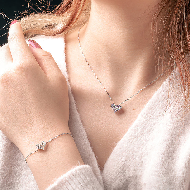 VVS Moissanite Heart Pendant